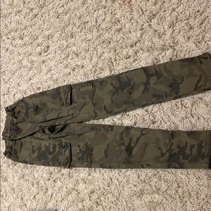 Camo skinny jeans